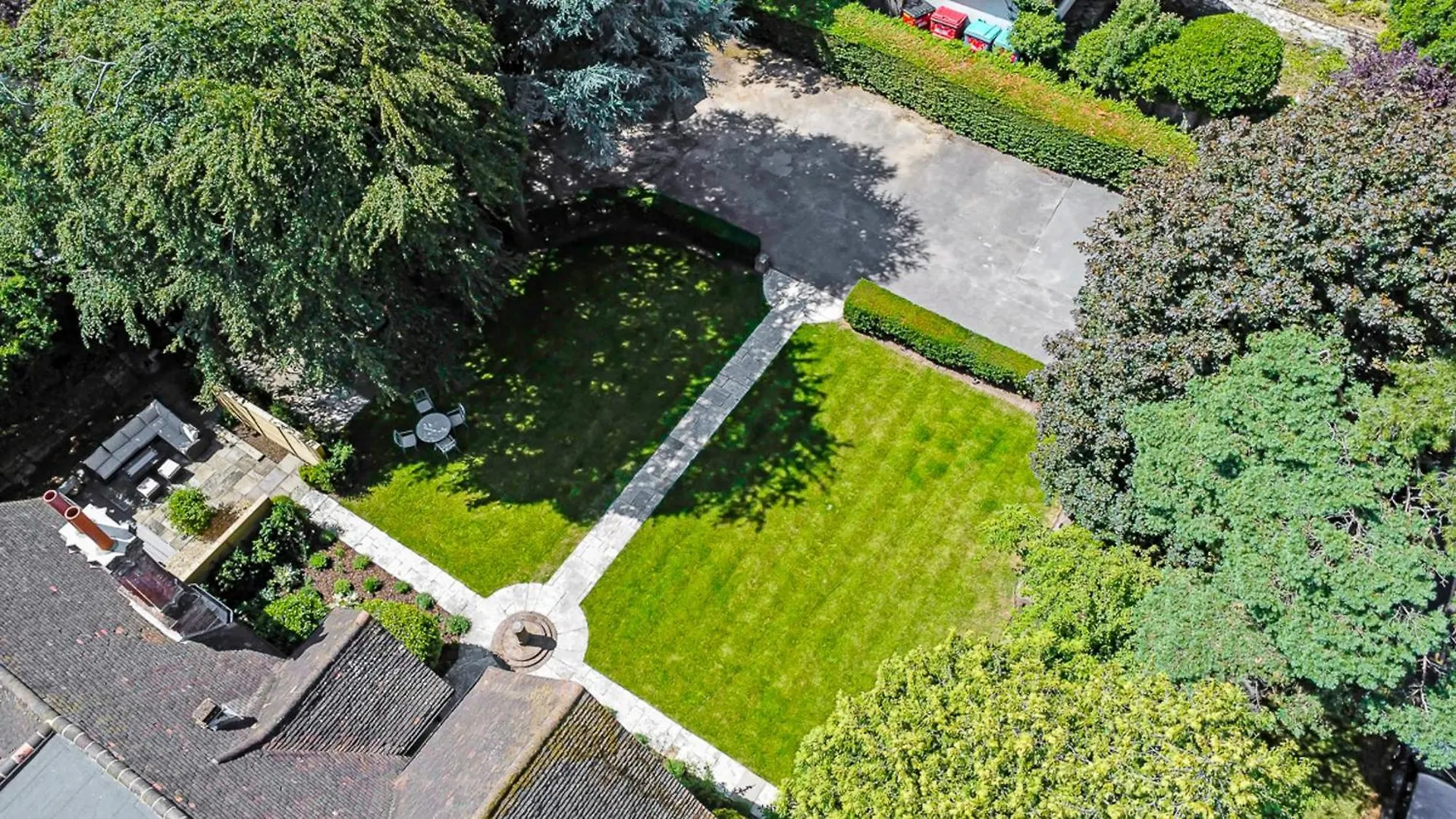 Tudor Grange Bournemouth Holiday home