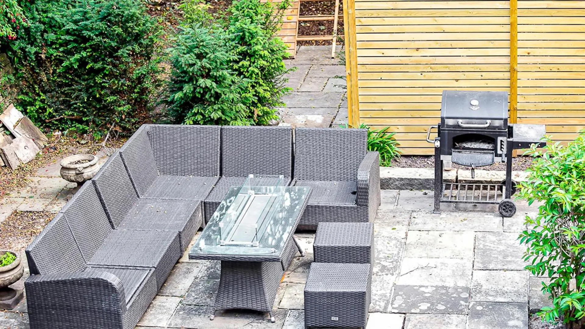 Tudor Grange Bournemouth Holiday home